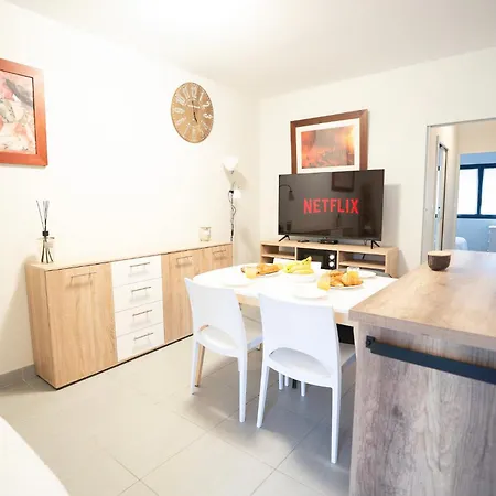 Air-conditioned 2 Bedroom With Terrace Parking Apartamento *