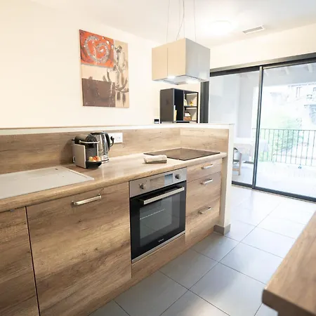 Apartamento Air-conditioned 2 Bedroom With Terrace Parking *