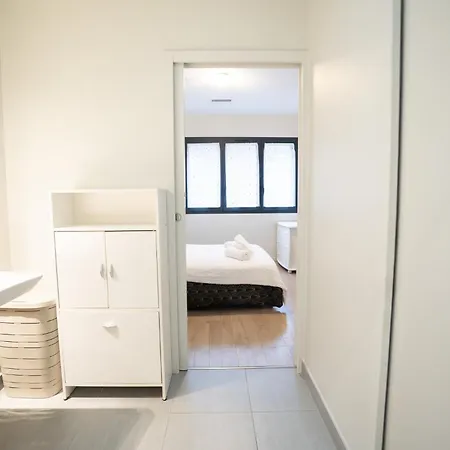 Air-conditioned 2 Bedroom With Terrace Parking * Carcasona