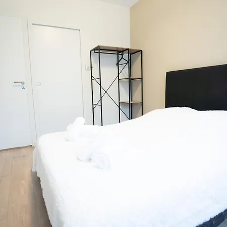 Air-conditioned 2 Bedroom With Terrace Parking Apartamento *