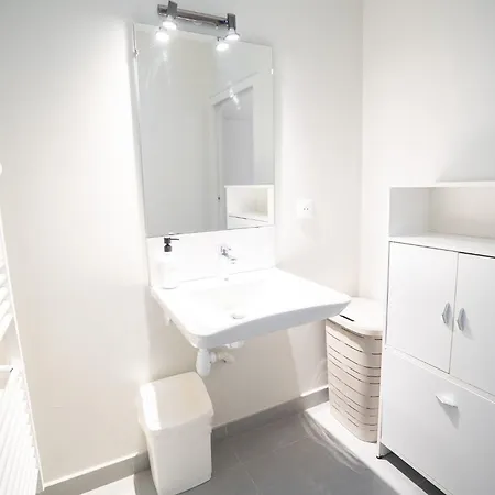 Air-conditioned 2 Bedroom With Terrace Parking Apartamento Carcasona