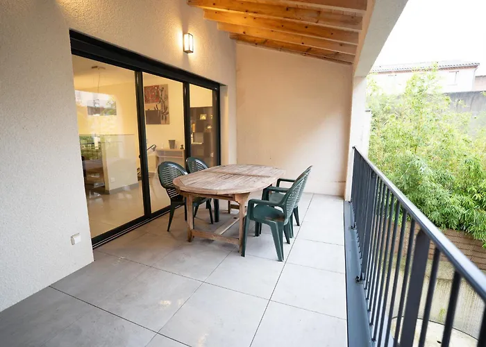 Air-conditioned 2 Bedroom With Terrace Parking Apartamento Carcassonne