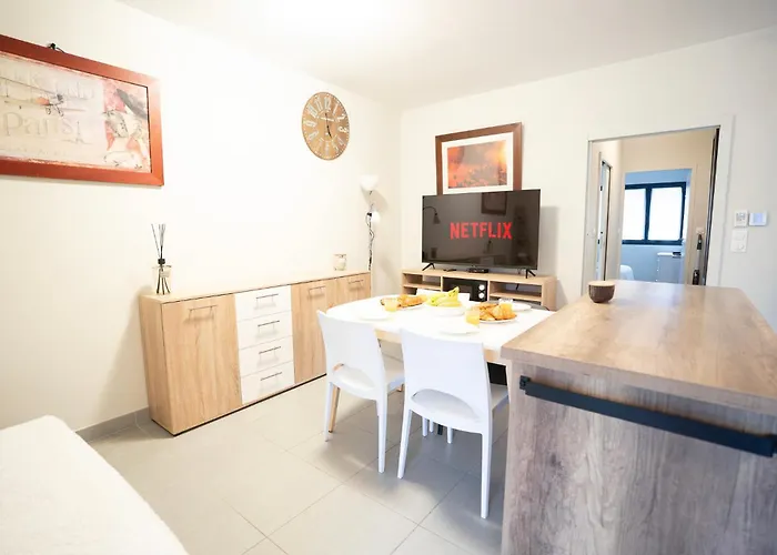 Air-conditioned 2 Bedroom With Terrace Parking Apartamento *