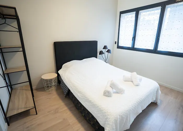 Air-conditioned 2 Bedroom With Terrace Parking Apartamento *