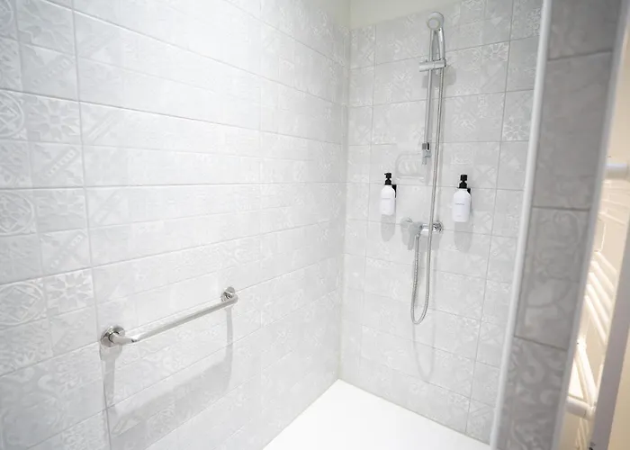Apartamento Air-conditioned 2 Bedroom With Terrace Parking *