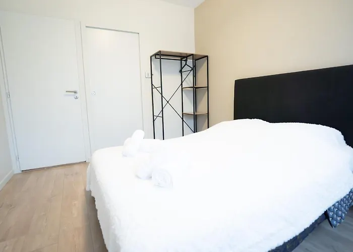 Air-conditioned 2 Bedroom With Terrace Parking Apartamento *