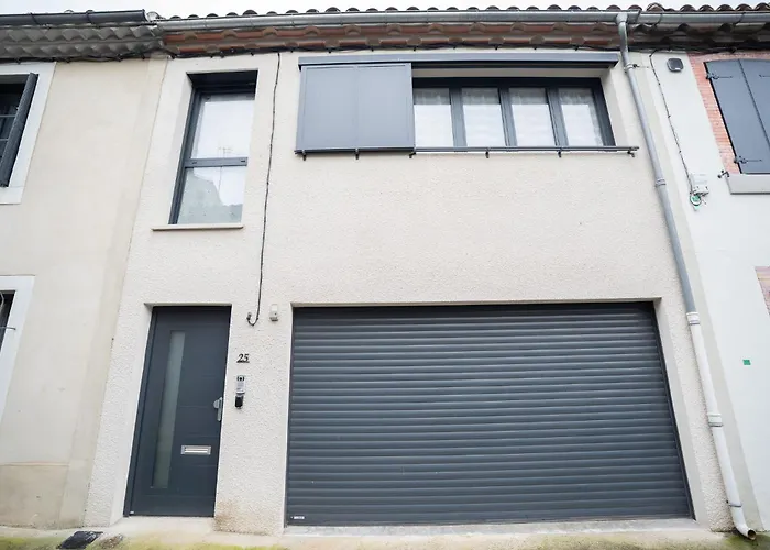 Air-conditioned 2 Bedroom With Terrace Parking Carcassonne